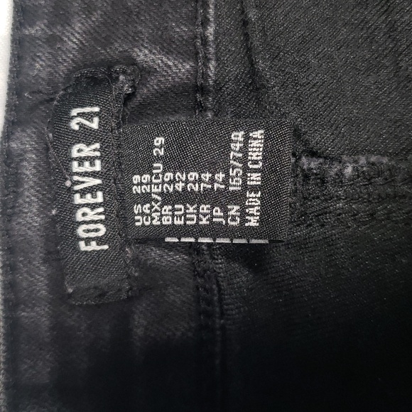 🧑🎄10/10🧑🎄🖤FOREVER 21 BLACK SHORT SIZE 9 🖤 - Picture 5 of 8